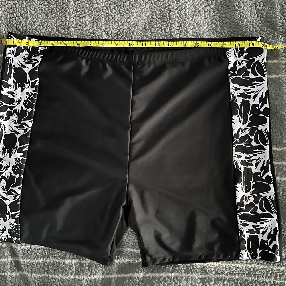 Swimsuit - Picture 4 of 5